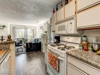 Photo #6: 2466296 Listing 