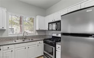 Photo #2: 2466301 Listing