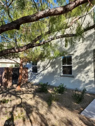 Photo #2: 2466323 Listing 