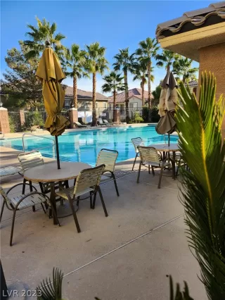 Photo #4: 2466323 Listing 