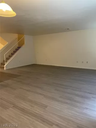 Photo #1: 2466347 Listing 