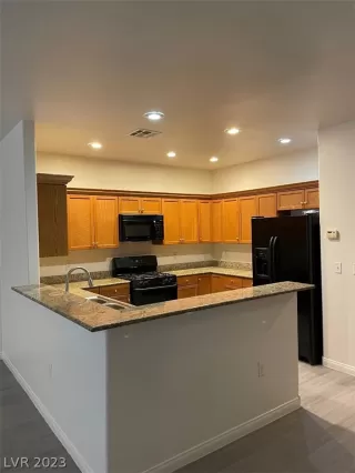 Photo #3: 2466347 Listing 