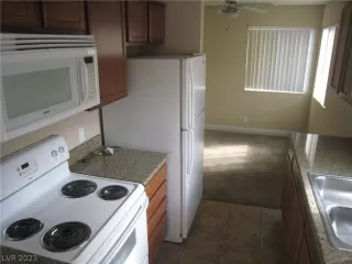 Photo #2: 2466362 Listing 