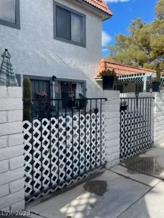 Photo #1: 2466365 Listing