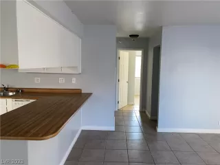 Photo #3: 2466368 Listing