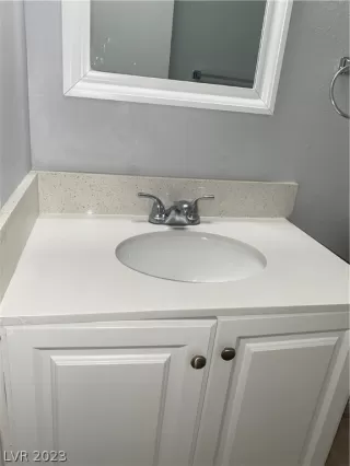 Photo #4: 2466368 Listing