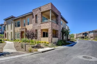 Photo #3: 2466370 Listing