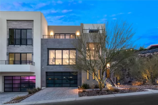 MLS: 2466371 Condo For Sale