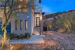 Photo #1: 2466371 Listing