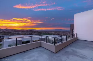 Photo #3: 2466371 Listing