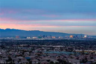 Photo #4: 2466371 Listing