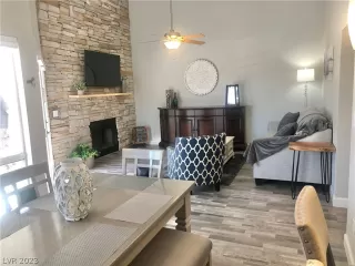 Photo #1: 2466417 Listing 