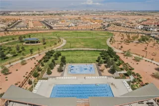 Photo #2: 2466419 Listing