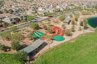 Photo #6: 2466419 Listing