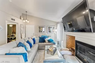 Photo #1: 2466452 Listing