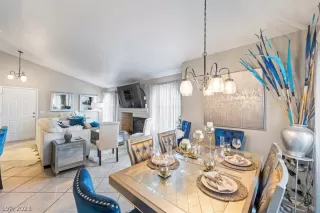 Photo #5: 2466452 Listing