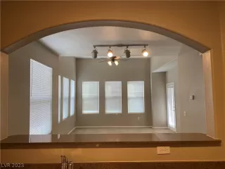 Photo #3: 2466482 Listing