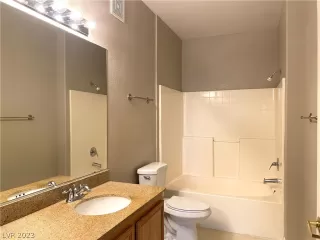 Photo #5: 2466482 Listing