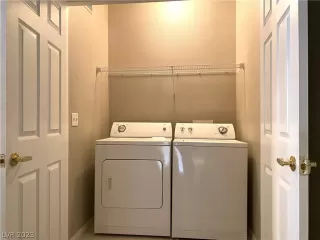 Photo #6: 2466482 Listing