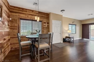 Photo #5: 2466489 Listing