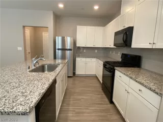 Photo #1: 2466491 Listing