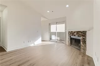 Photo #2: 2466524 Listing