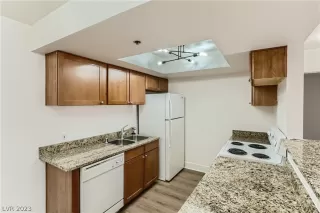 Photo #3: 2466524 Listing