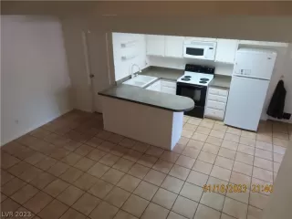 Photo #4: 2466553 Listing 