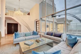 Photo #5: 2466580 Listing 