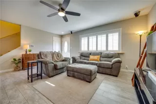 Photo #2: 2466581 Listing