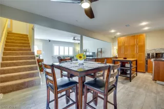 Photo #6: 2466581 Listing