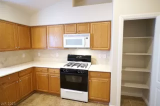 Photo #4: 2466583 Listing 