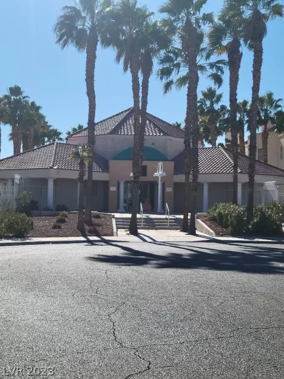 MLS: 2466605 Condo For Sale