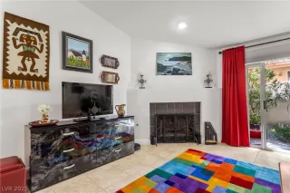 Photo #4: 2466672 Listing