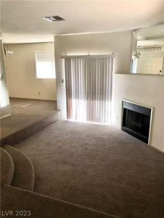 Photo #4: 2466684 Listing