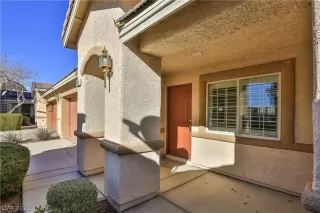 Photo #4: 2466699 Listing