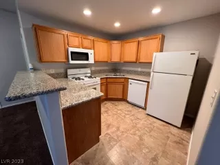Photo #3: 2466721 Listing 