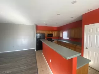 Photo #4: 2466729 Listing 