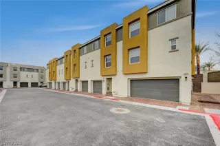 Photo #3: 2466738 Listing