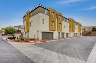 Photo #5: 2466738 Listing