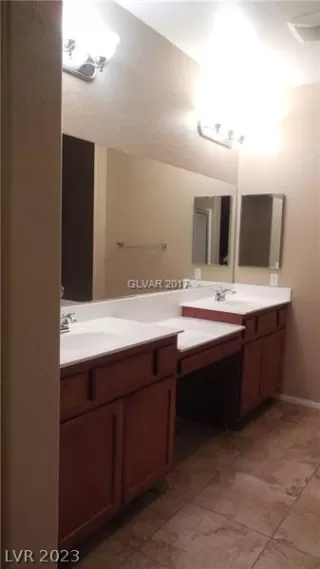 Photo #5: 2466744 Listing 