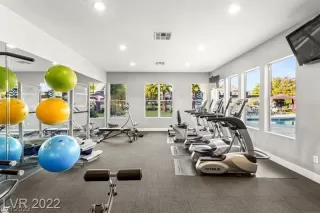 Photo #5: 2466753 Listing 