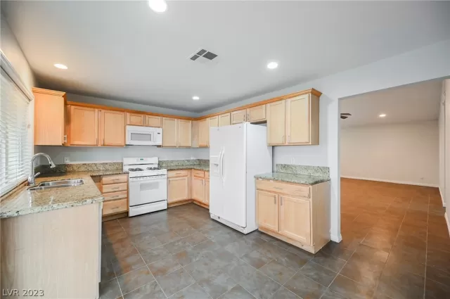 MLS: 2466792 Condo For Sale