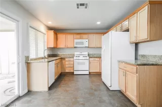 Photo #1: 2466792 Listing 