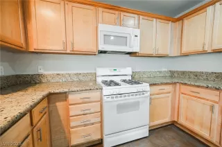 Photo #2: 2466792 Listing 