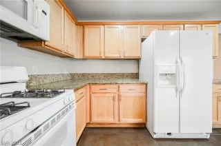 Photo #3: 2466792 Listing 