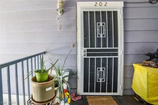 Photo #3: 2466798 Listing