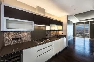 Photo #5: 2466848 Listing