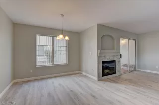 Photo #3: 2466868 Listing