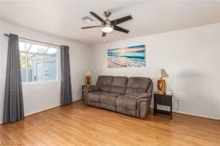 Photo #5: 2466874 Listing